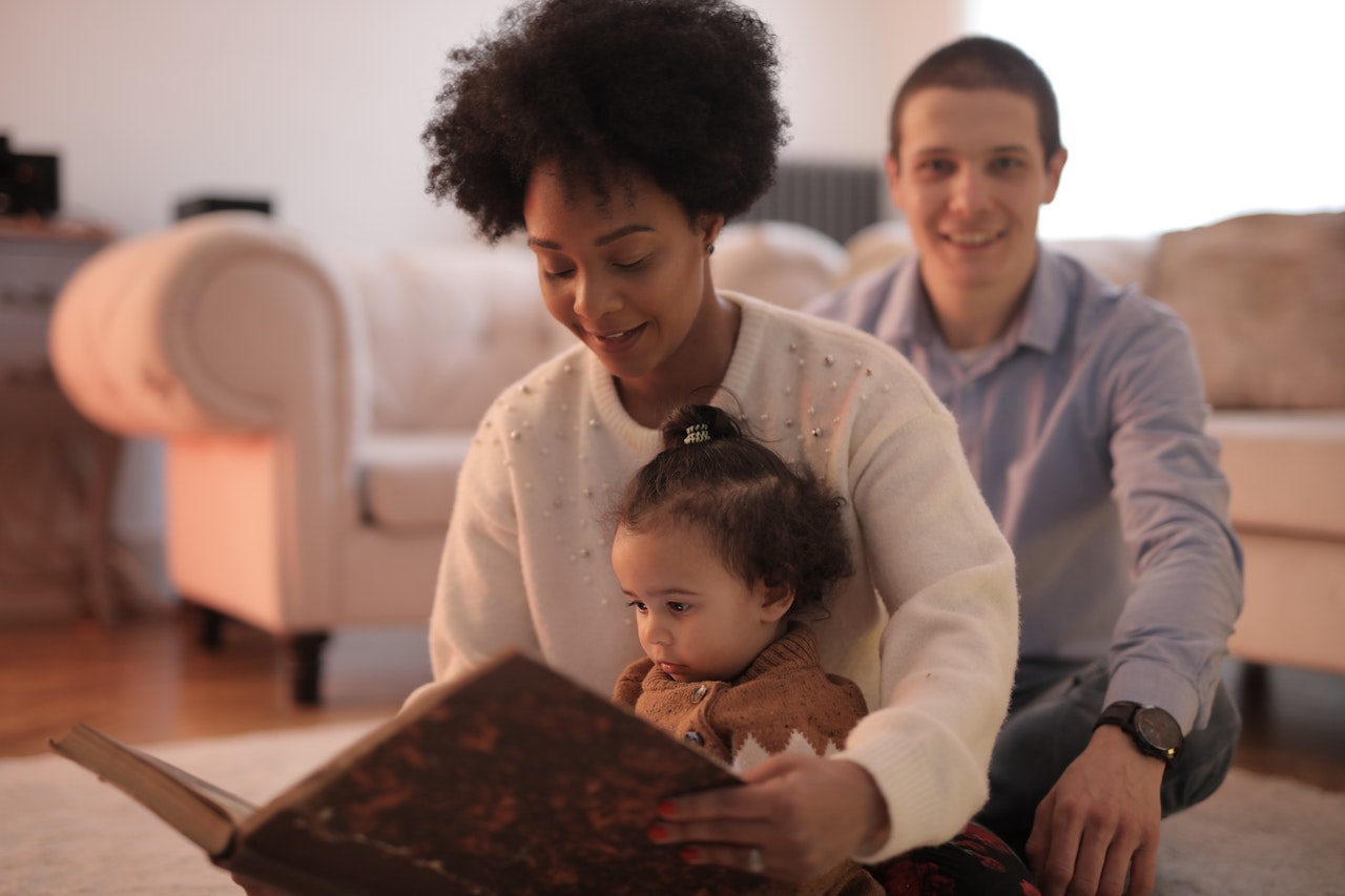 Boîte à histoires pour enfant : une alternative aux écrans qui stimule l'imaginaire