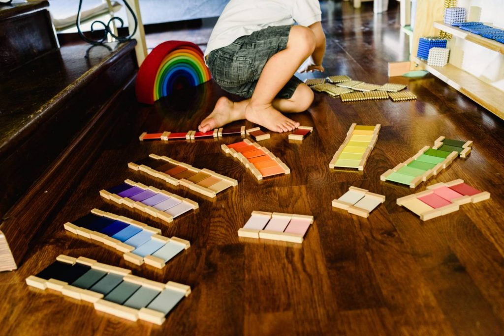 Cadres d'habillage Montessori : velcro, boutons, fermeture éclair